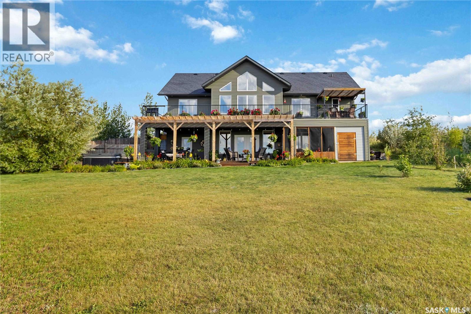 338 Laurier Crescent Property Photo 1