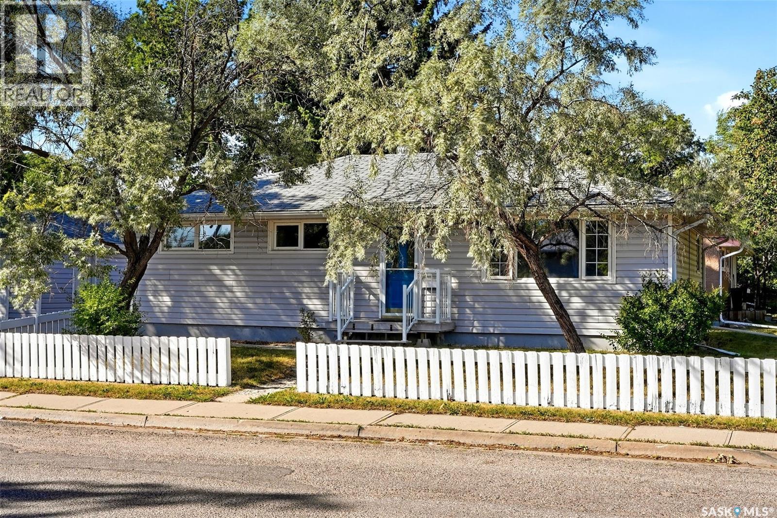 1410 4th AVENUE N Property Photo 1