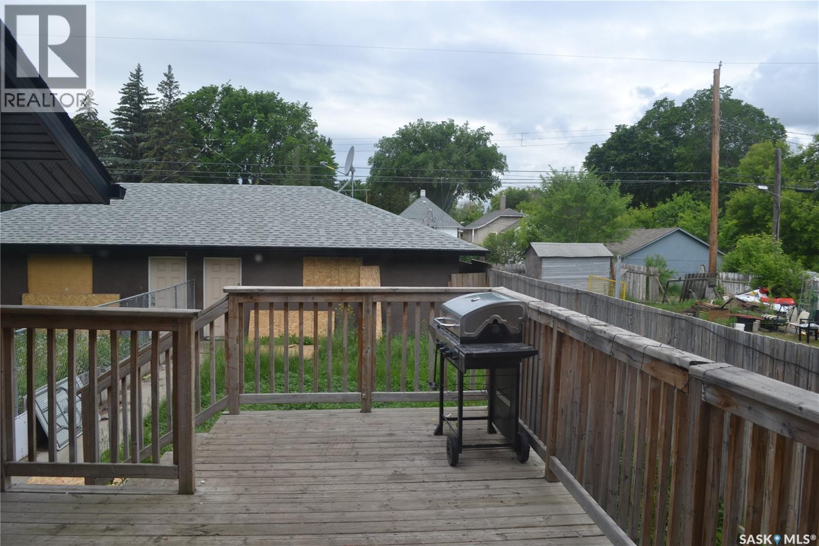 417 S Avenue S Property Photo 1
