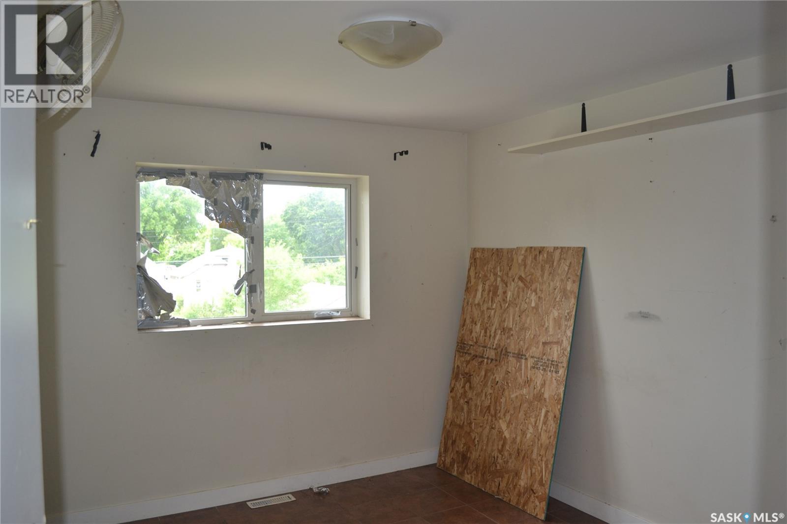 417 S Avenue S Property Photo 3