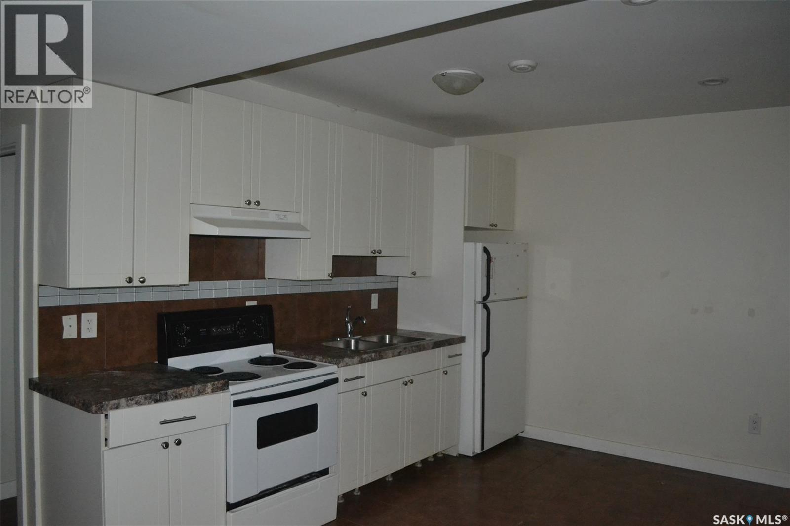 417 S Avenue S Property Photo 7