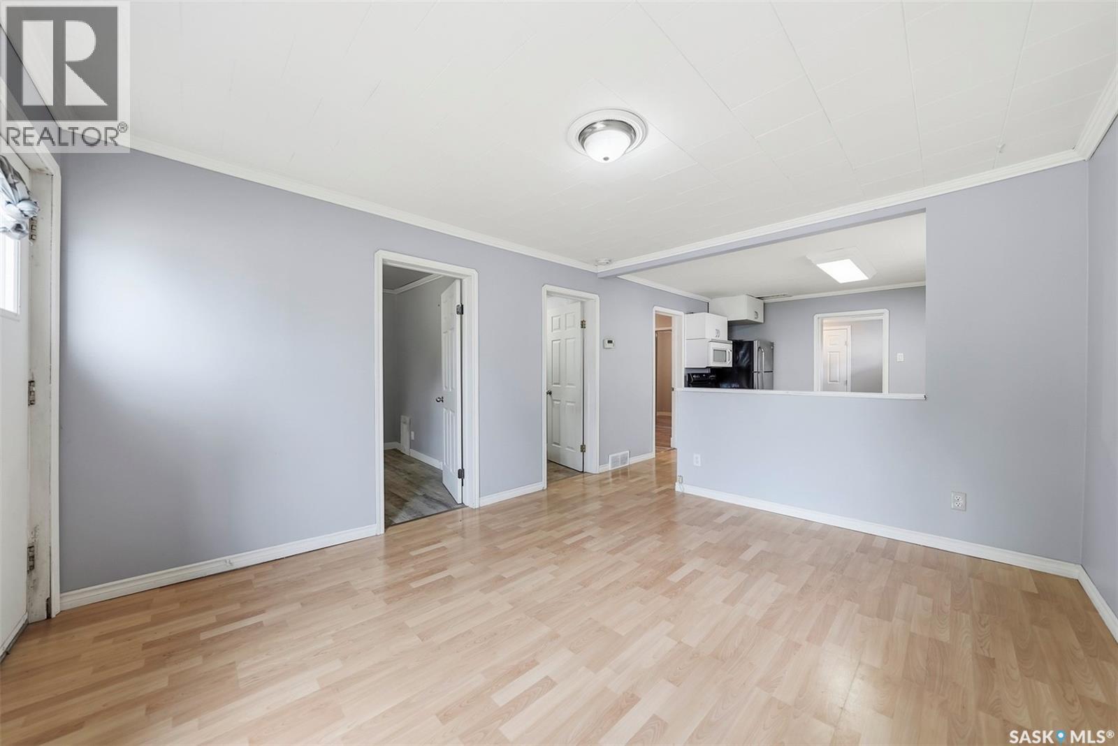 712 5th Street E Property Photo 7