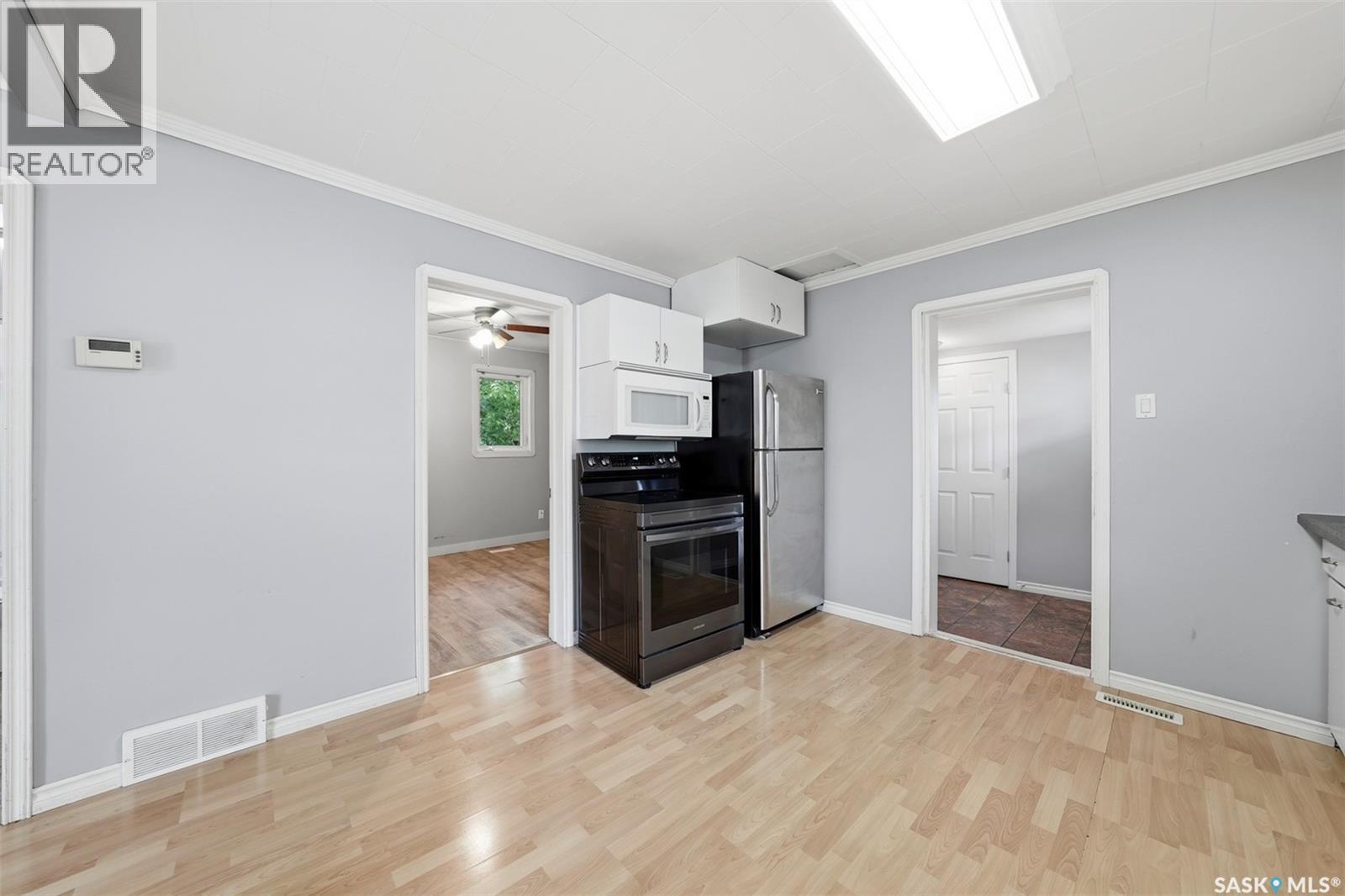 712 5th Street E Property Photo 12