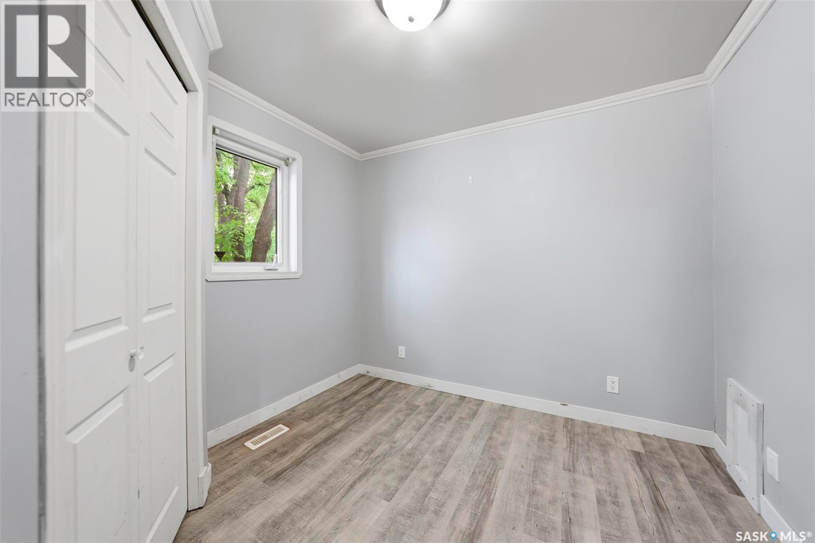 712 5th Street E Property Photo 15