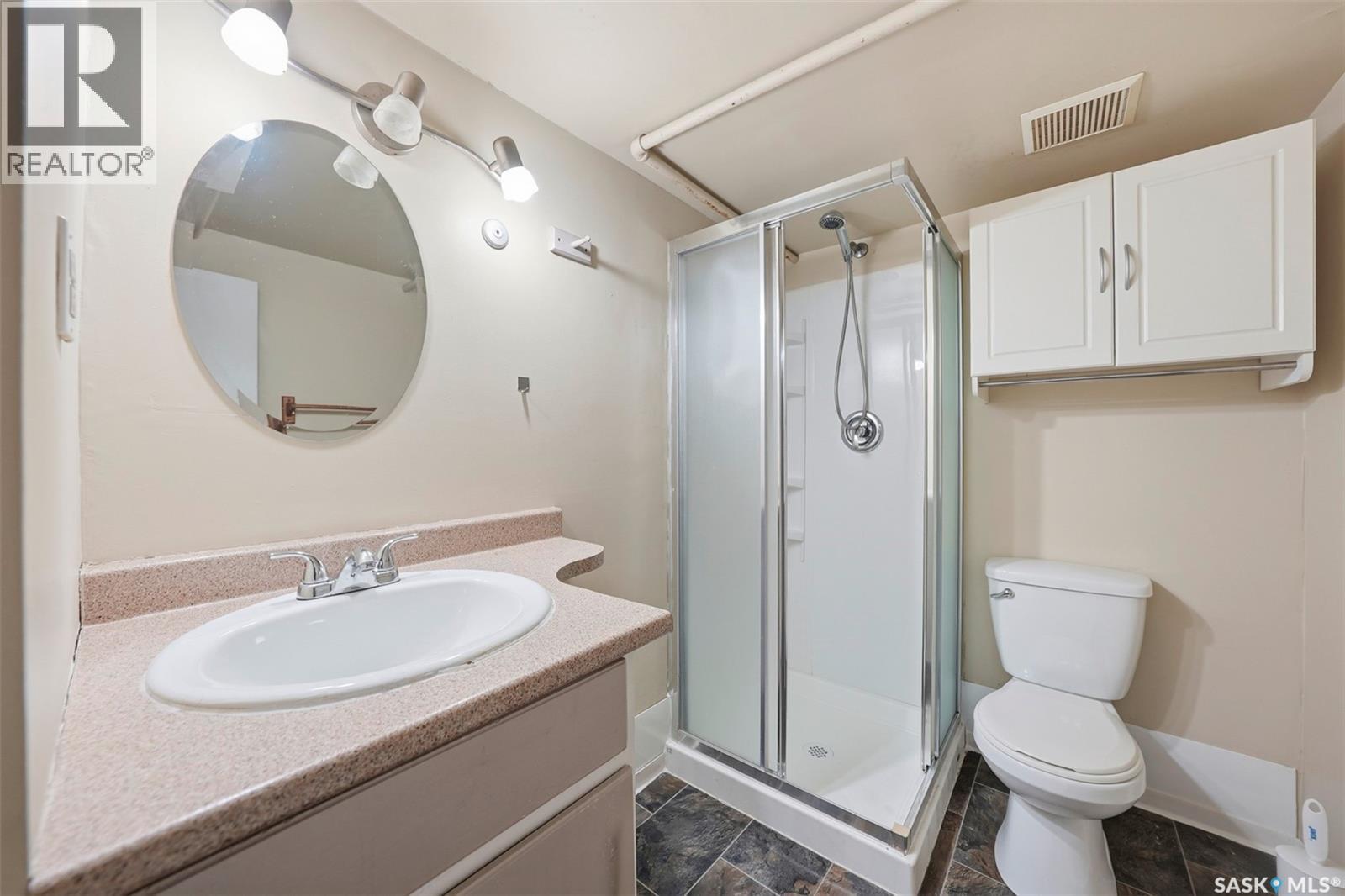 712 5th Street E Property Photo 16