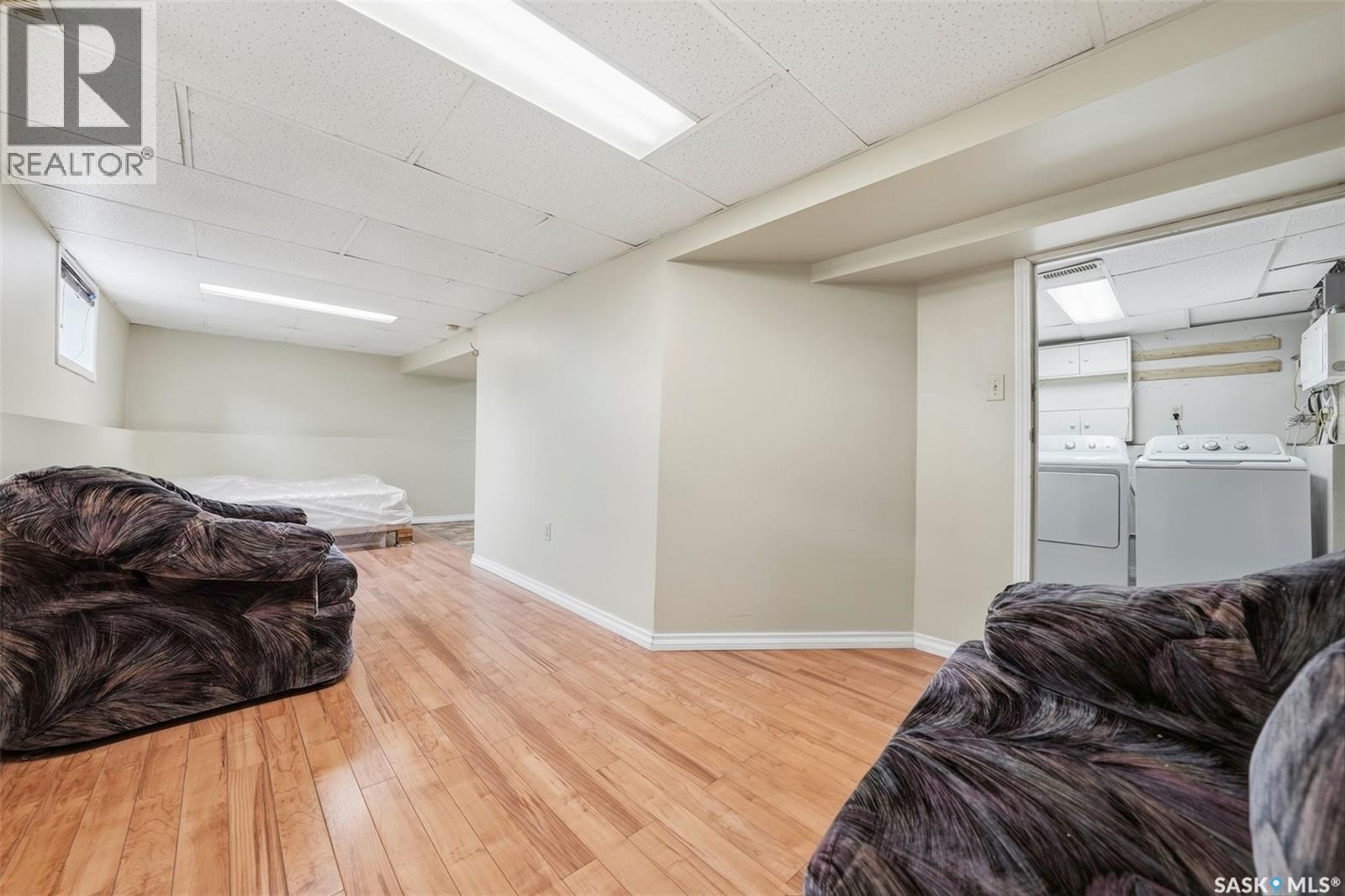 712 5th Street E Property Photo 20