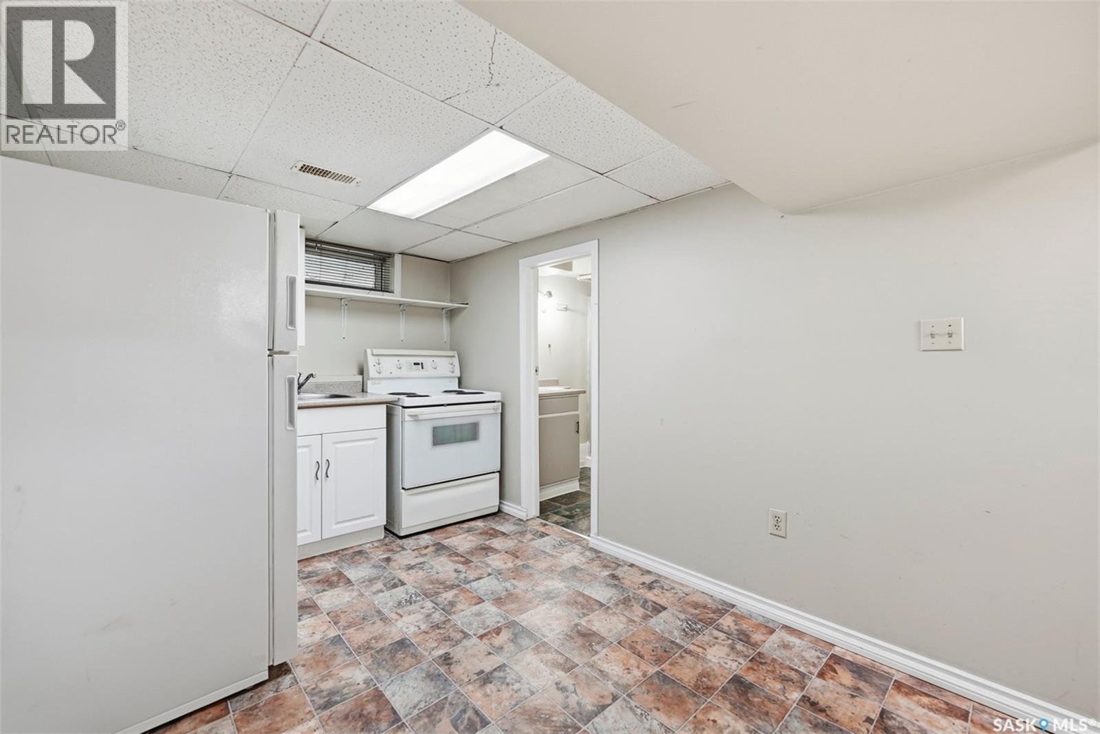 712 5th Street E Property Photo 22