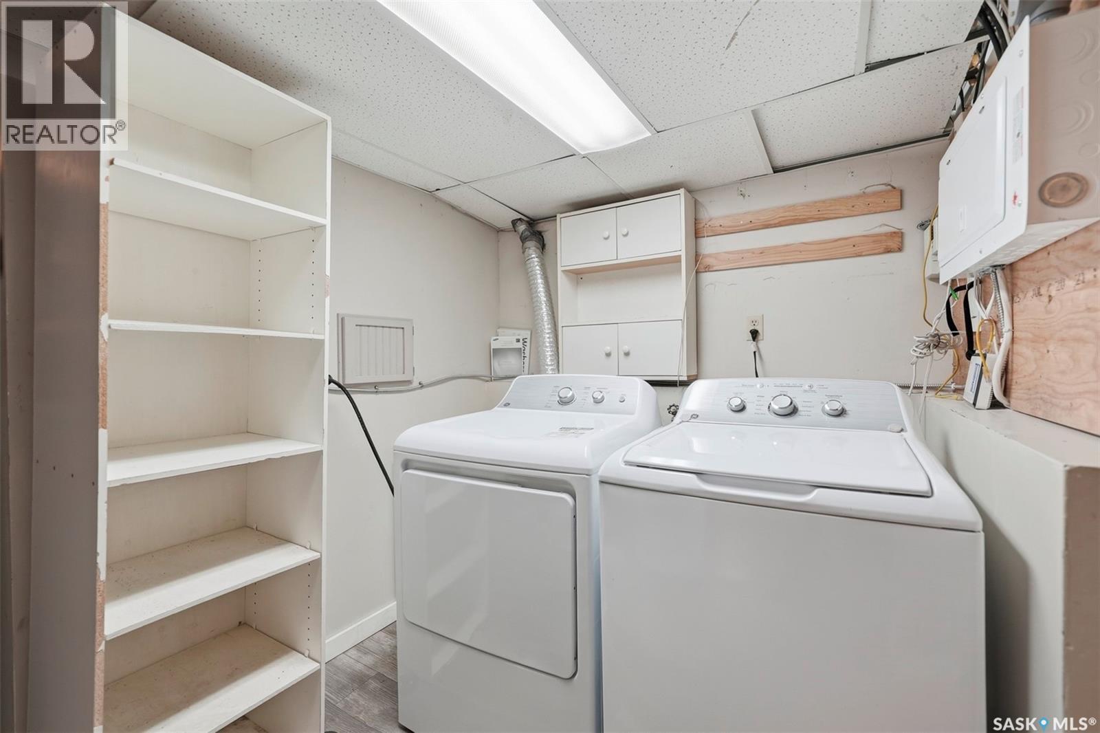 712 5th Street E Property Photo 24