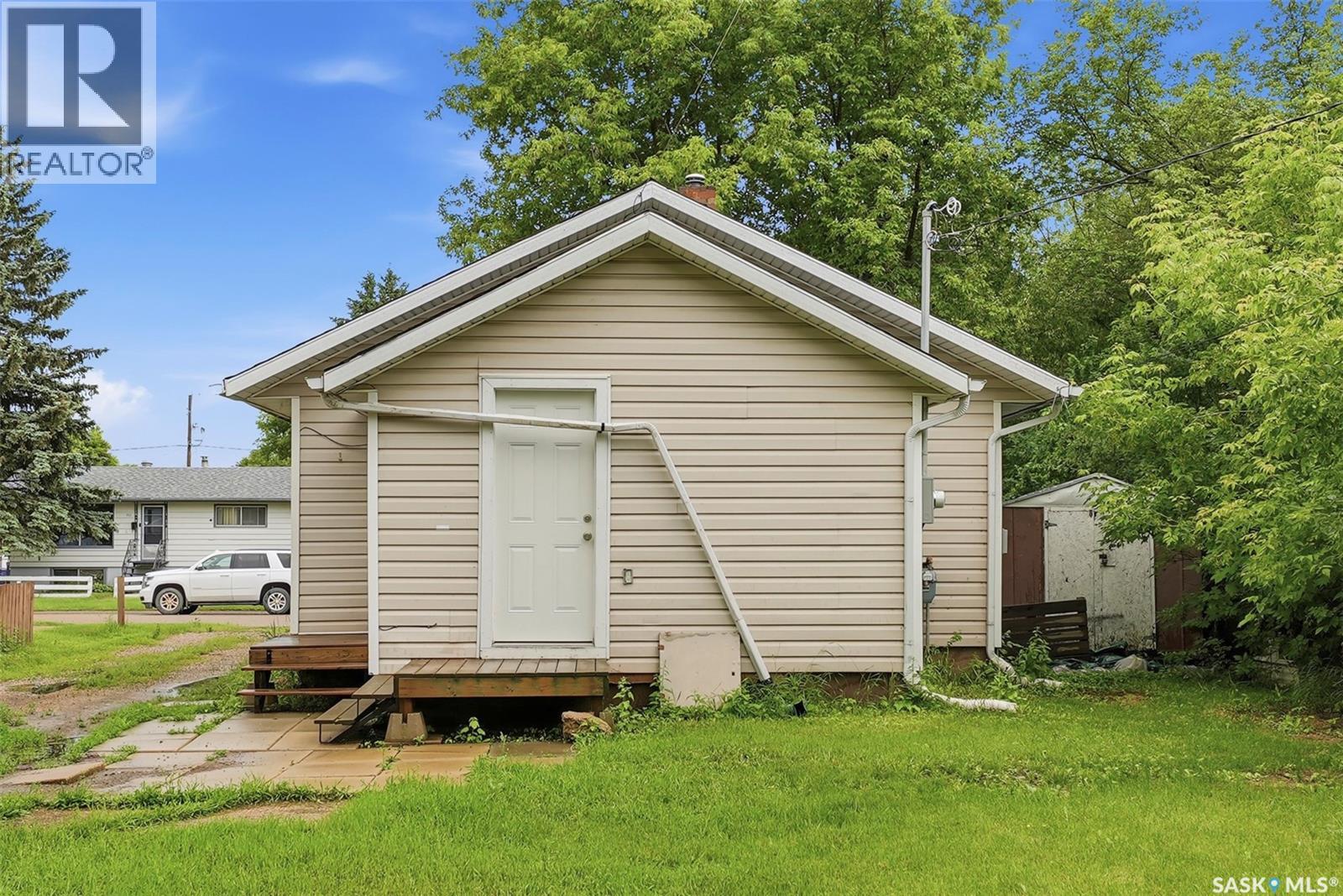 712 5th Street E Property Photo 27