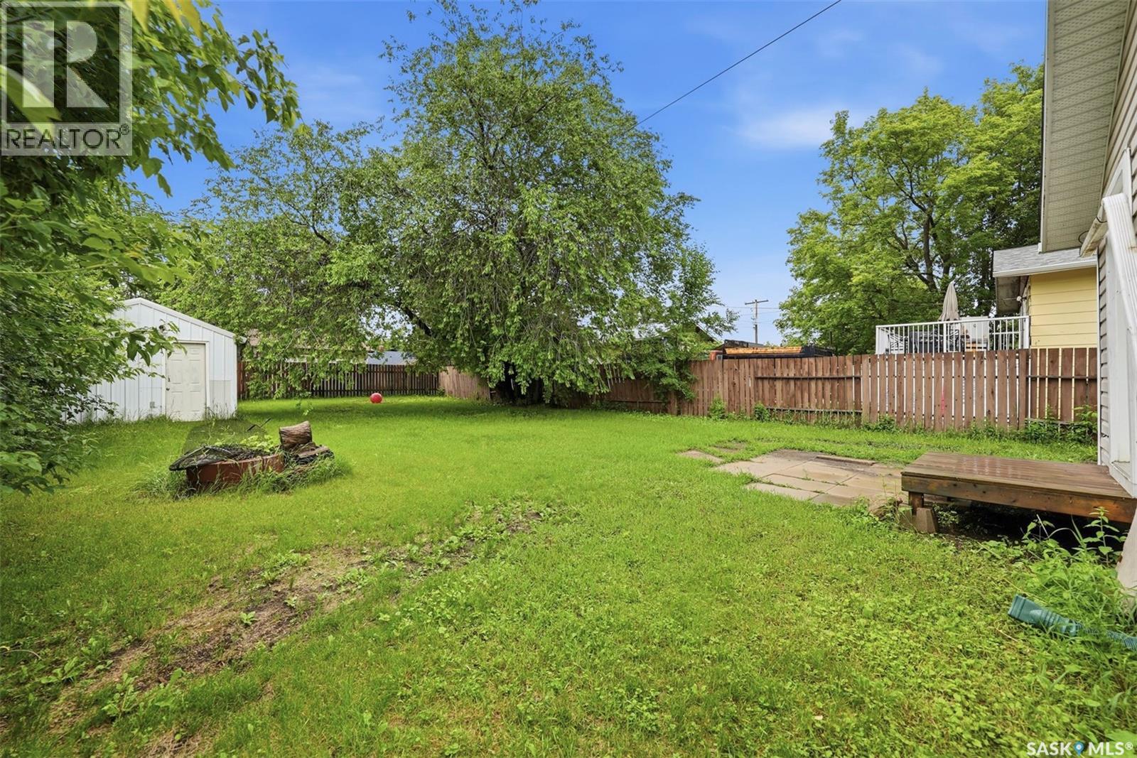 712 5th Street E Property Photo 28
