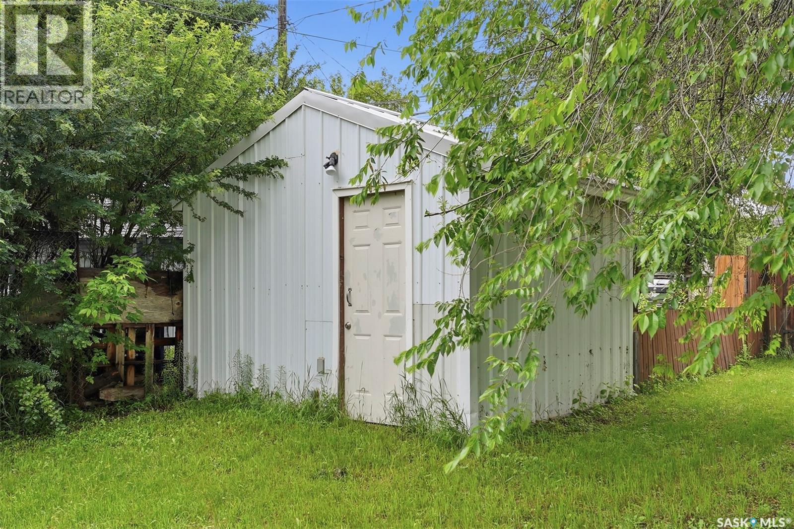 712 5th Street E Property Photo 30