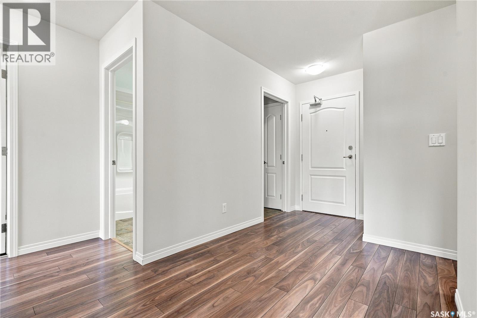 308 102 Kingsmere Place Property Photo 6