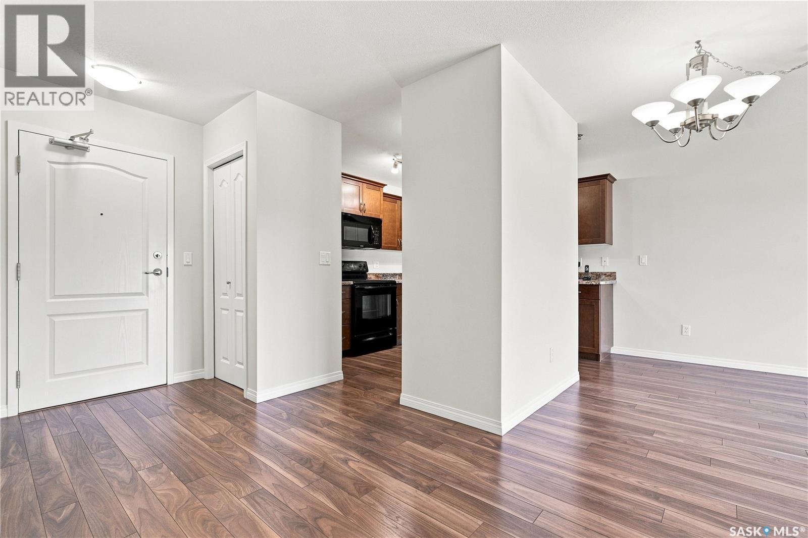 308 102 Kingsmere Place Property Photo 8
