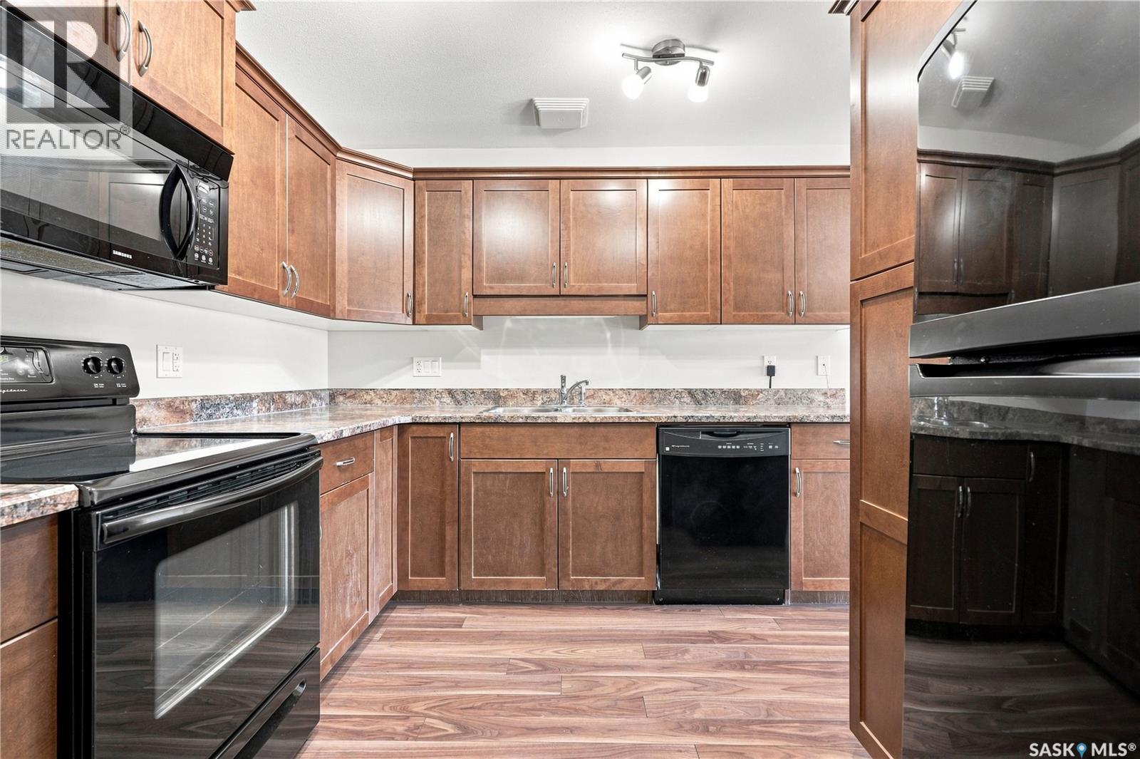 308 102 Kingsmere Place Property Photo 10