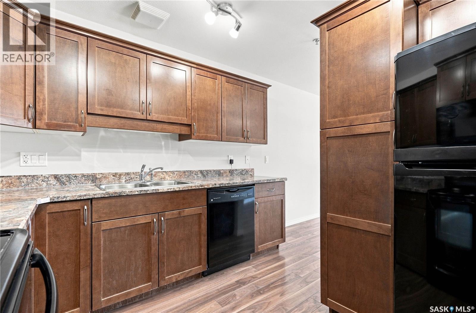 308 102 Kingsmere Place Property Photo 11