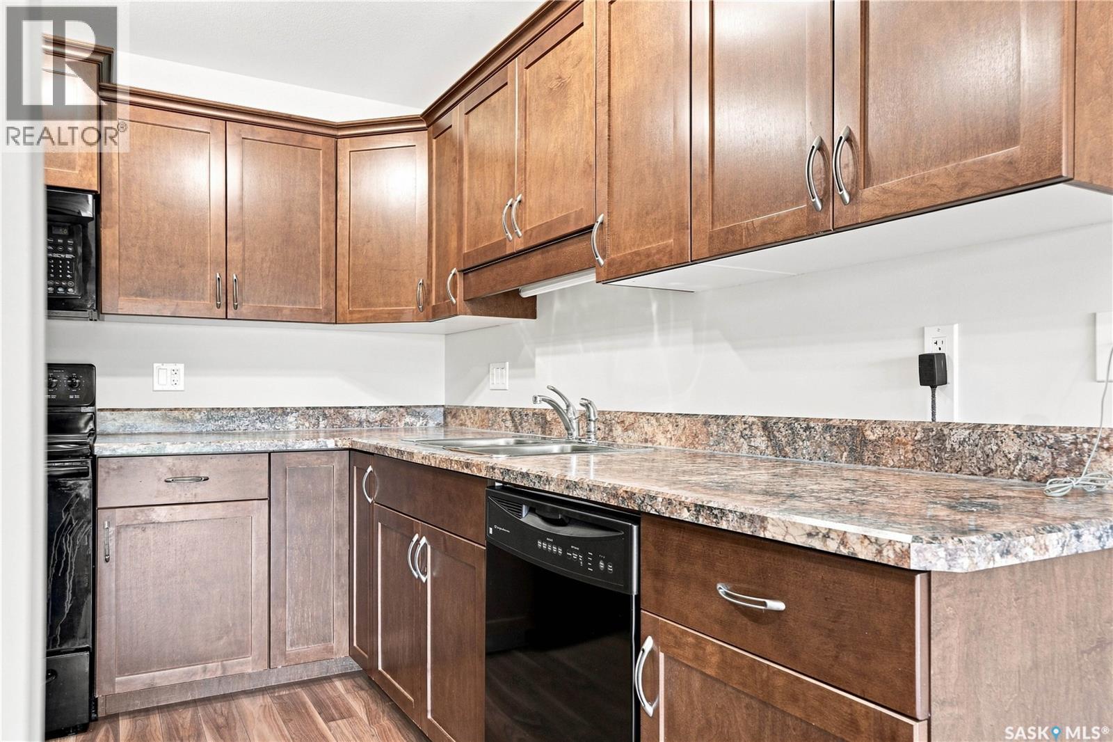 308 102 Kingsmere Place Property Photo 14