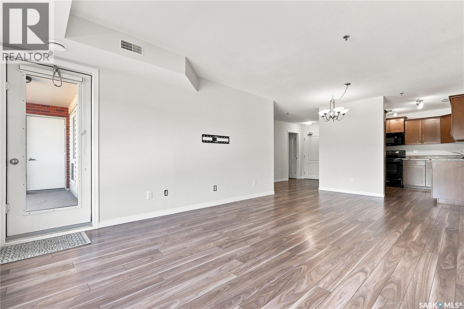 308 102 Kingsmere Place Property Photo 19
