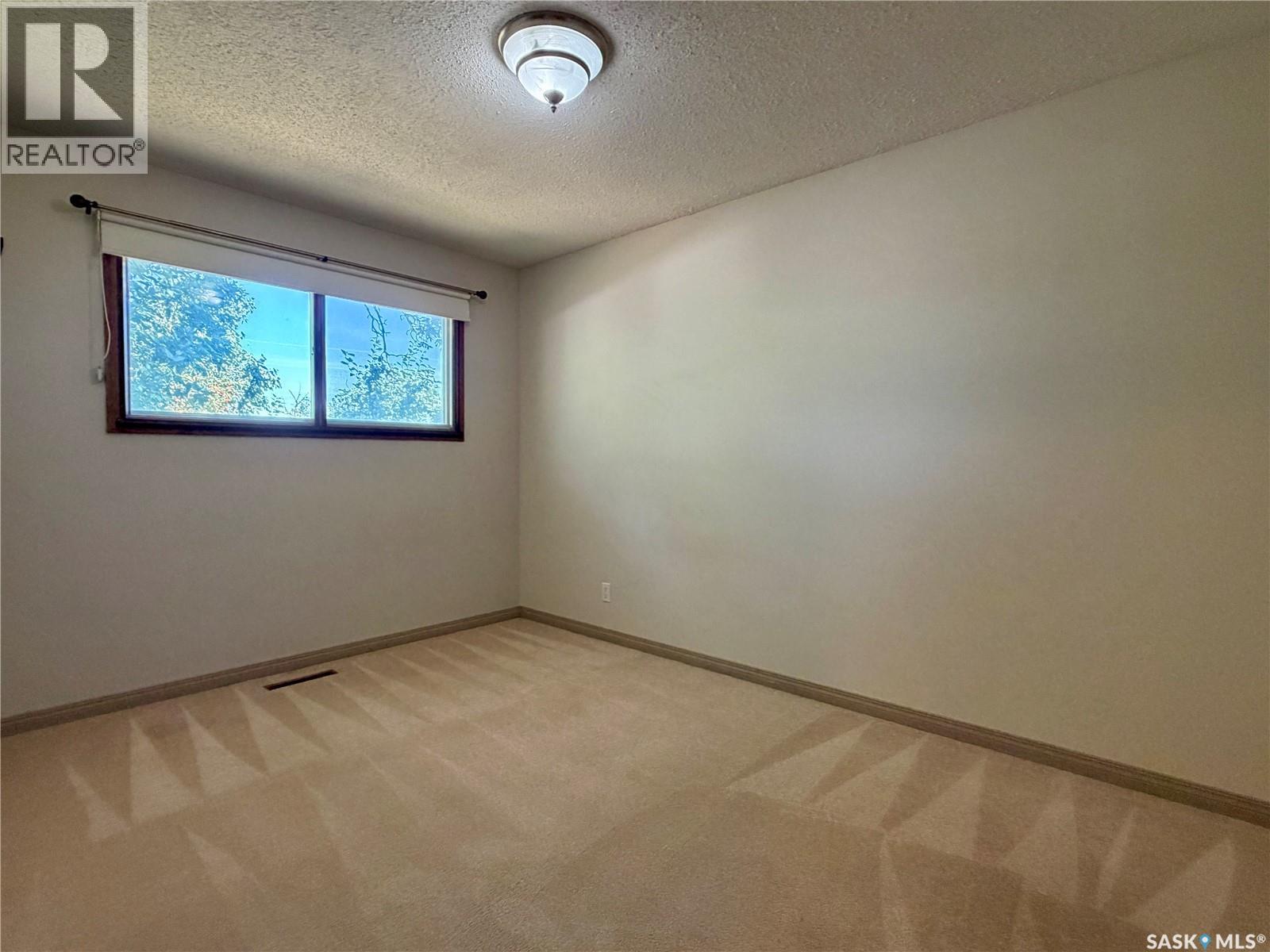97 Burke Crescent Property Photo 6