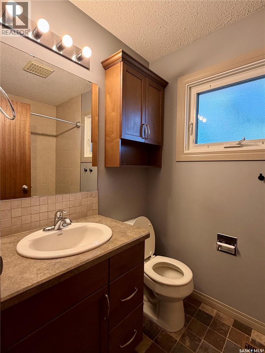 97 Burke Crescent Property Photo 7