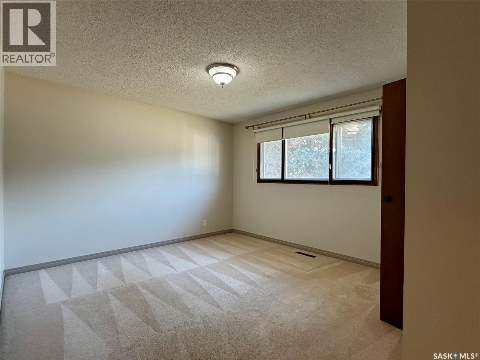 97 Burke Crescent Property Photo 8