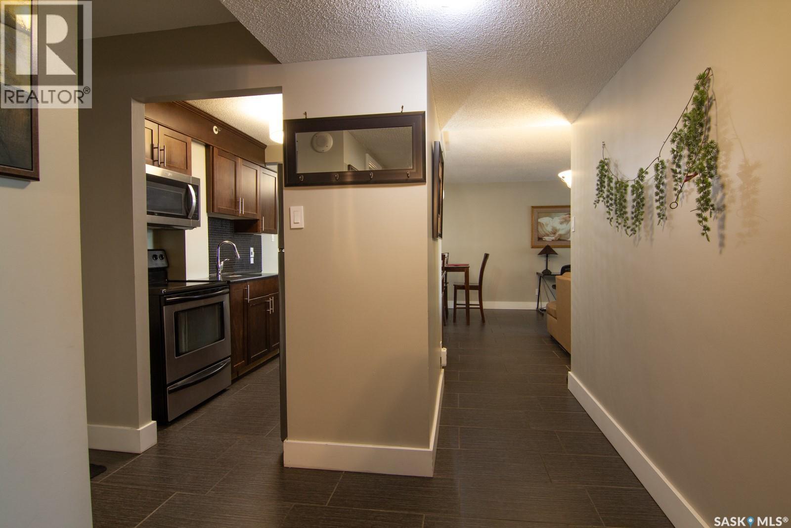 201 320 5th Avenue N Property Photo 3