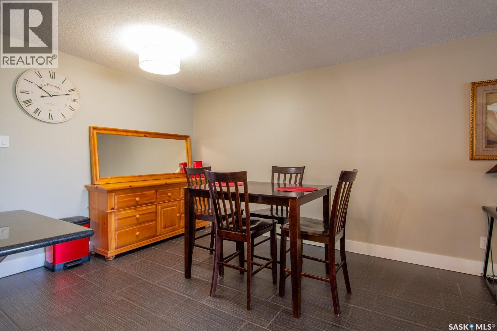 201 320 5th Avenue N Property Photo 8
