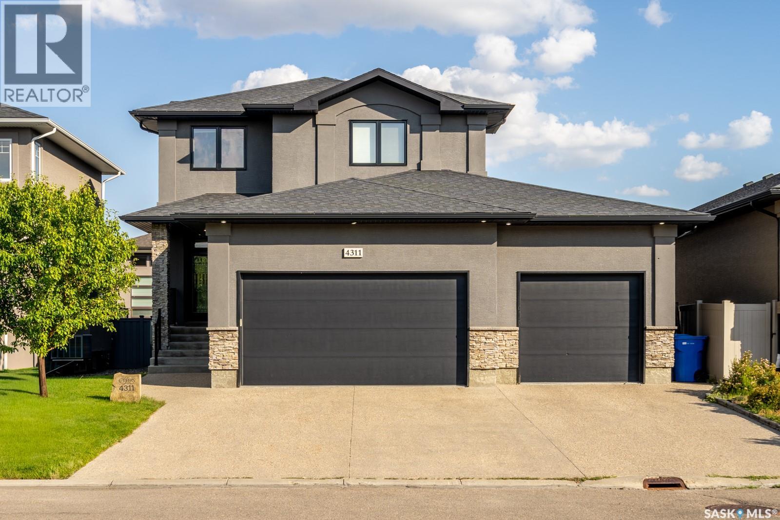 4311 Sandpiper Crescent E Property Photo 1