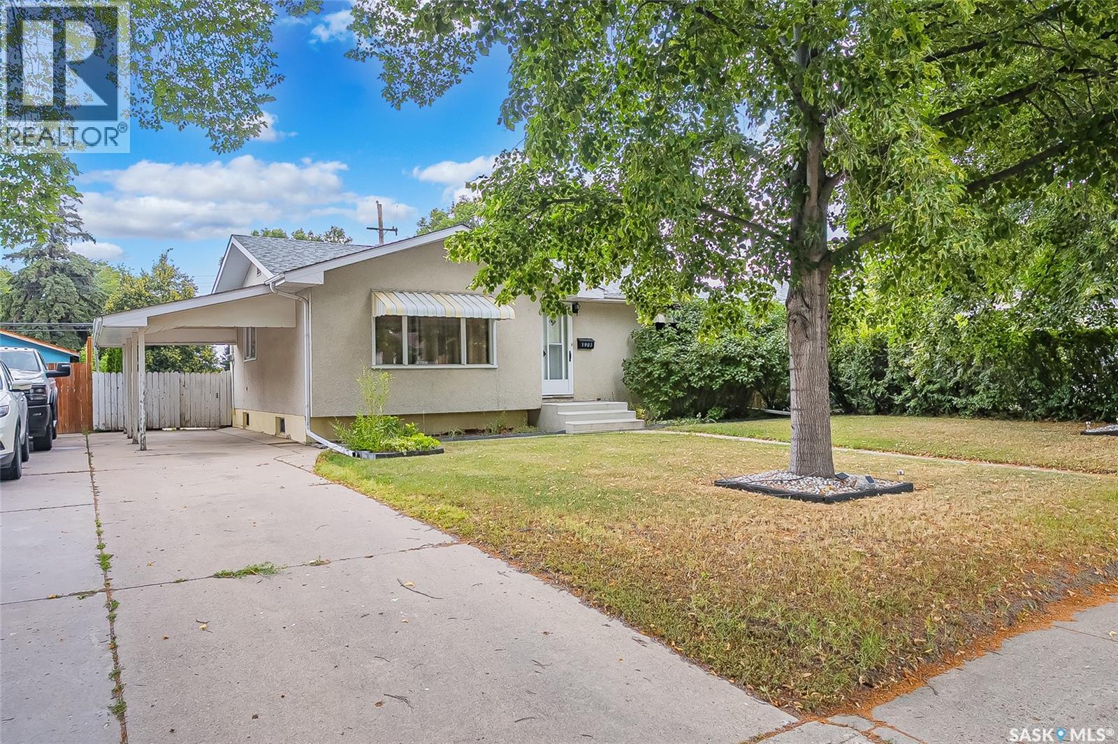 1903 Wilson Crescent Property Photo 2
