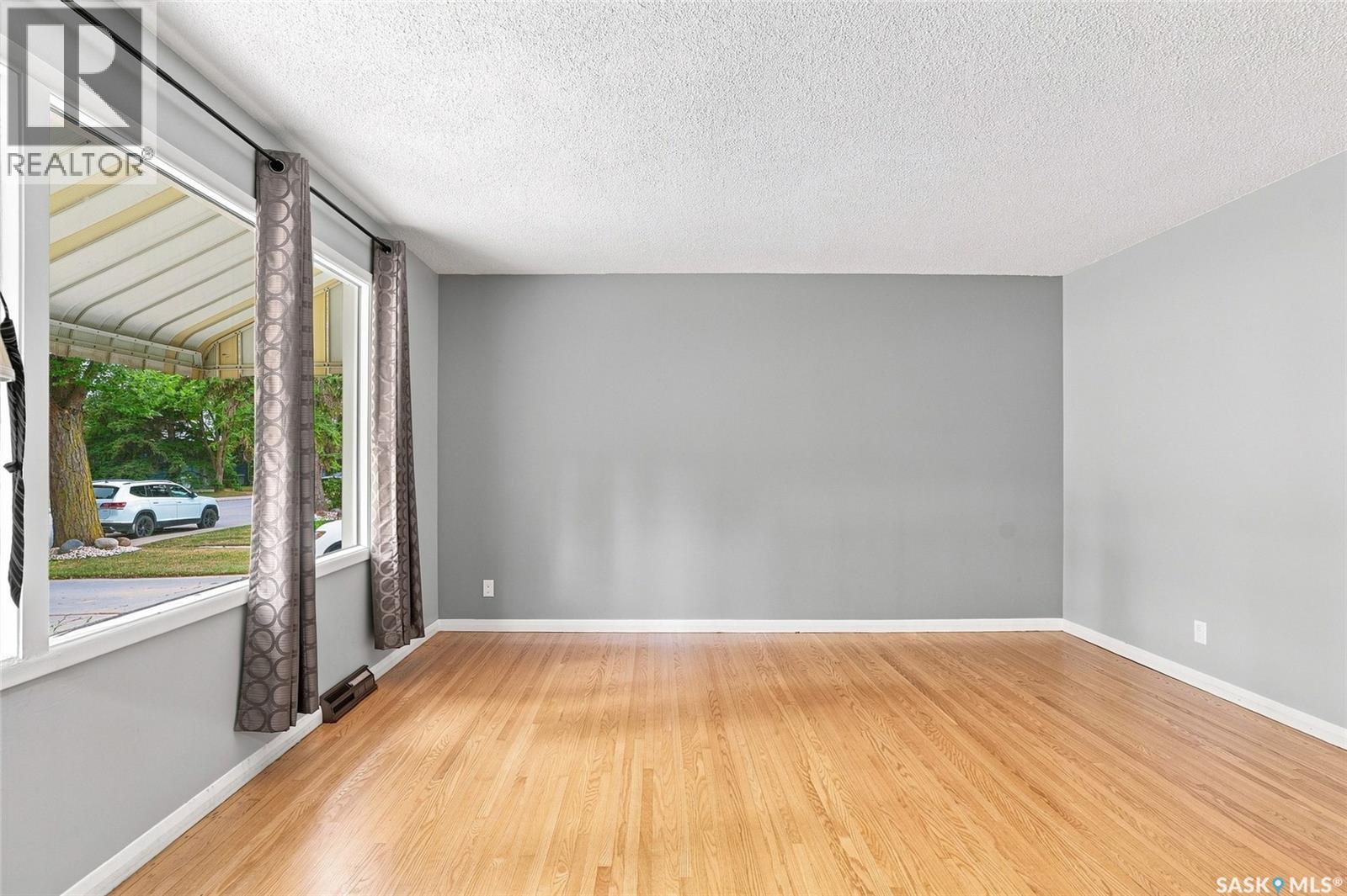 1903 Wilson Crescent Property Photo 5