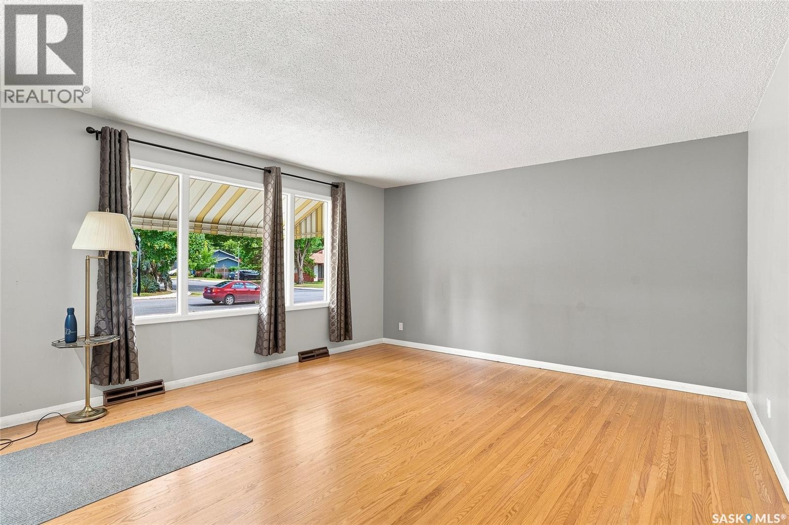 1903 Wilson Crescent Property Photo 6