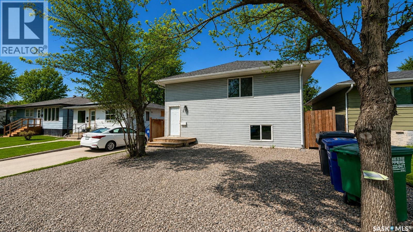215 V Avenue N Property Photo 1