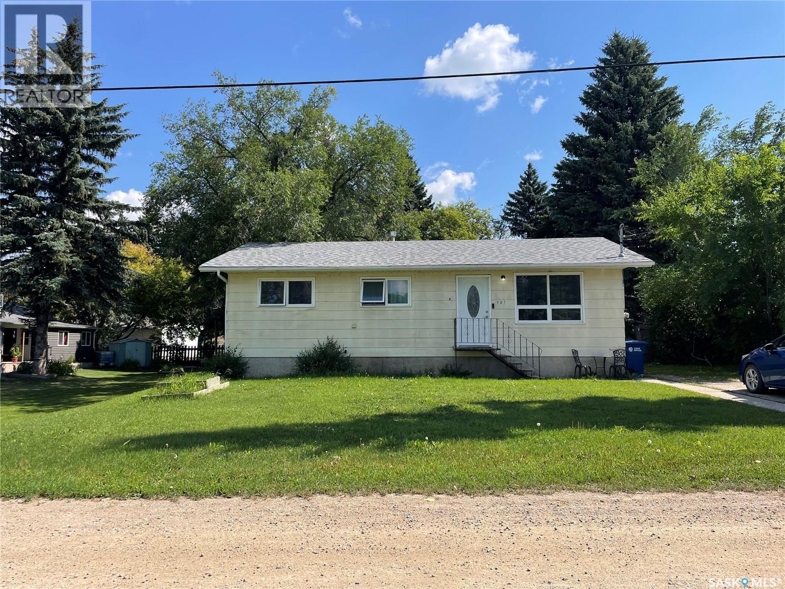 907 Grove Street Property Photo 1