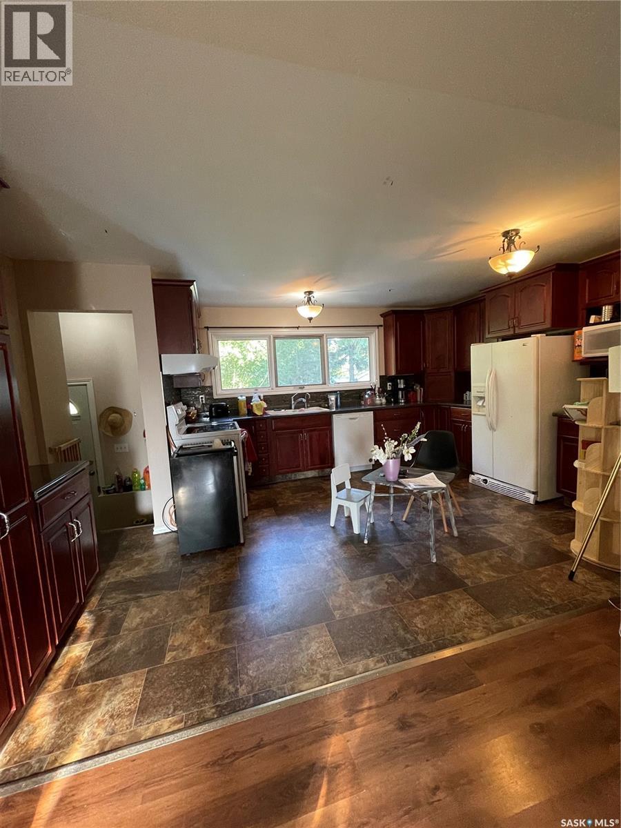 907 Grove Street Property Photo 11