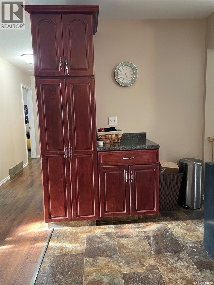 907 Grove Street Property Photo 13