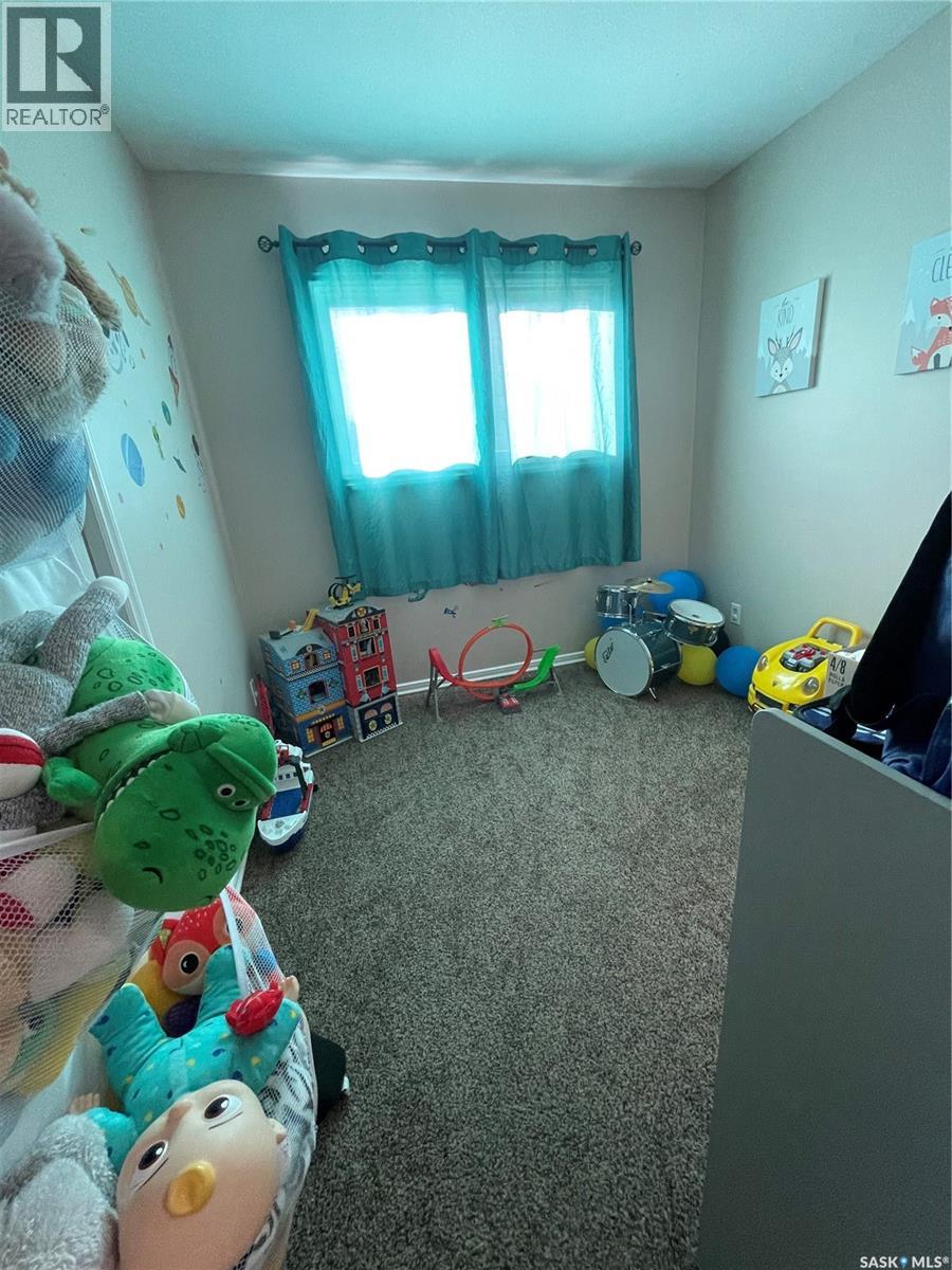 907 Grove Street Property Photo 15