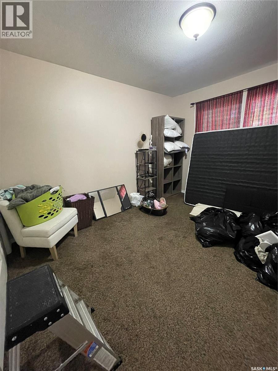 907 Grove Street Property Photo 16