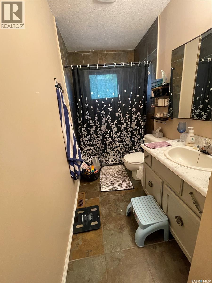 907 Grove Street Property Photo 17