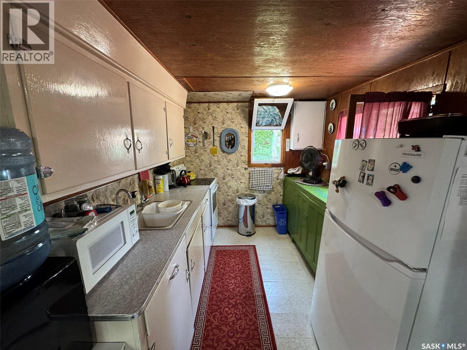 2 Grove Lane Property Photo 6