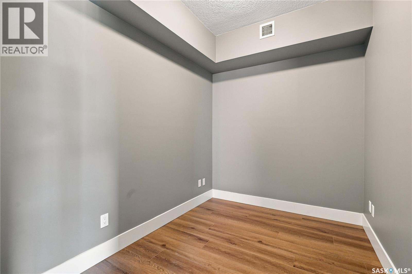 310 404 C Avenue S Property Photo 21