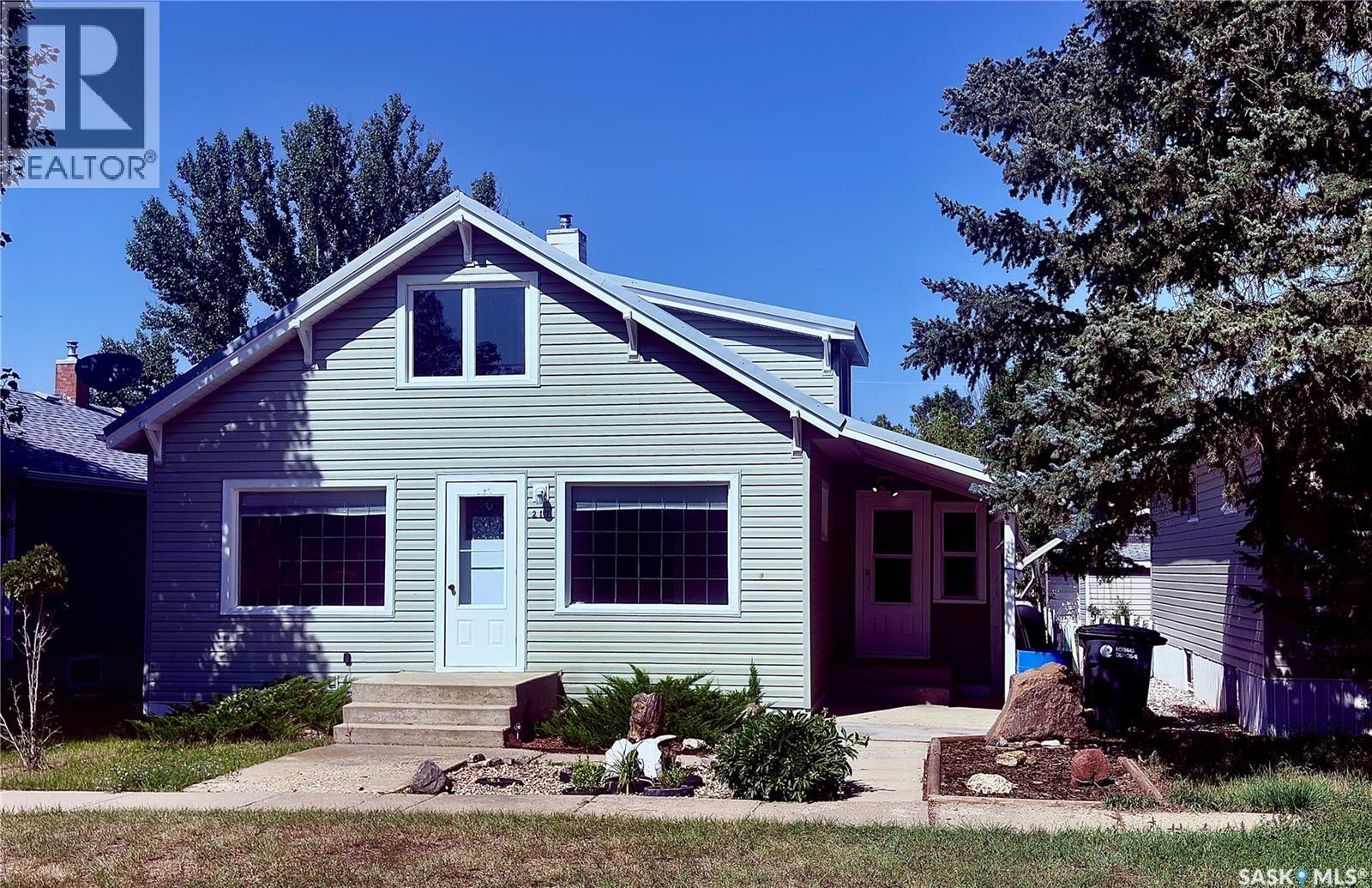 217 7th Avenue E Property Photo 1