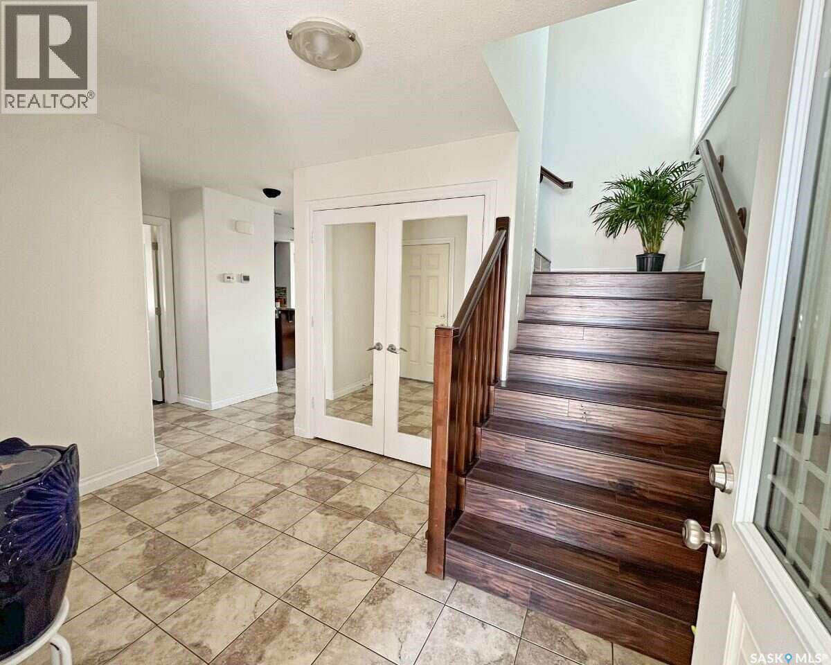 5280 Aerial Crescent Property Photo 3