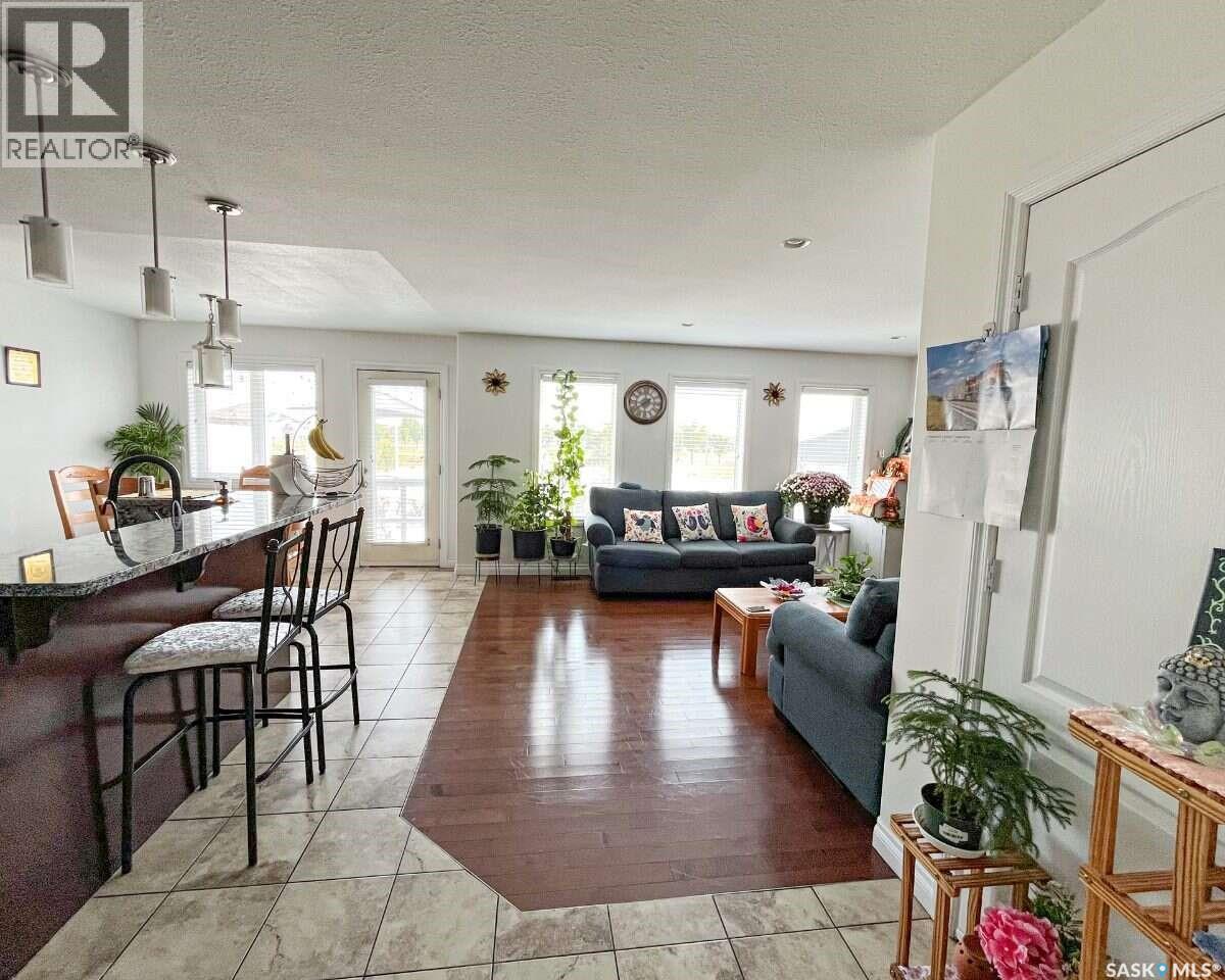 5280 Aerial Crescent Property Photo 4