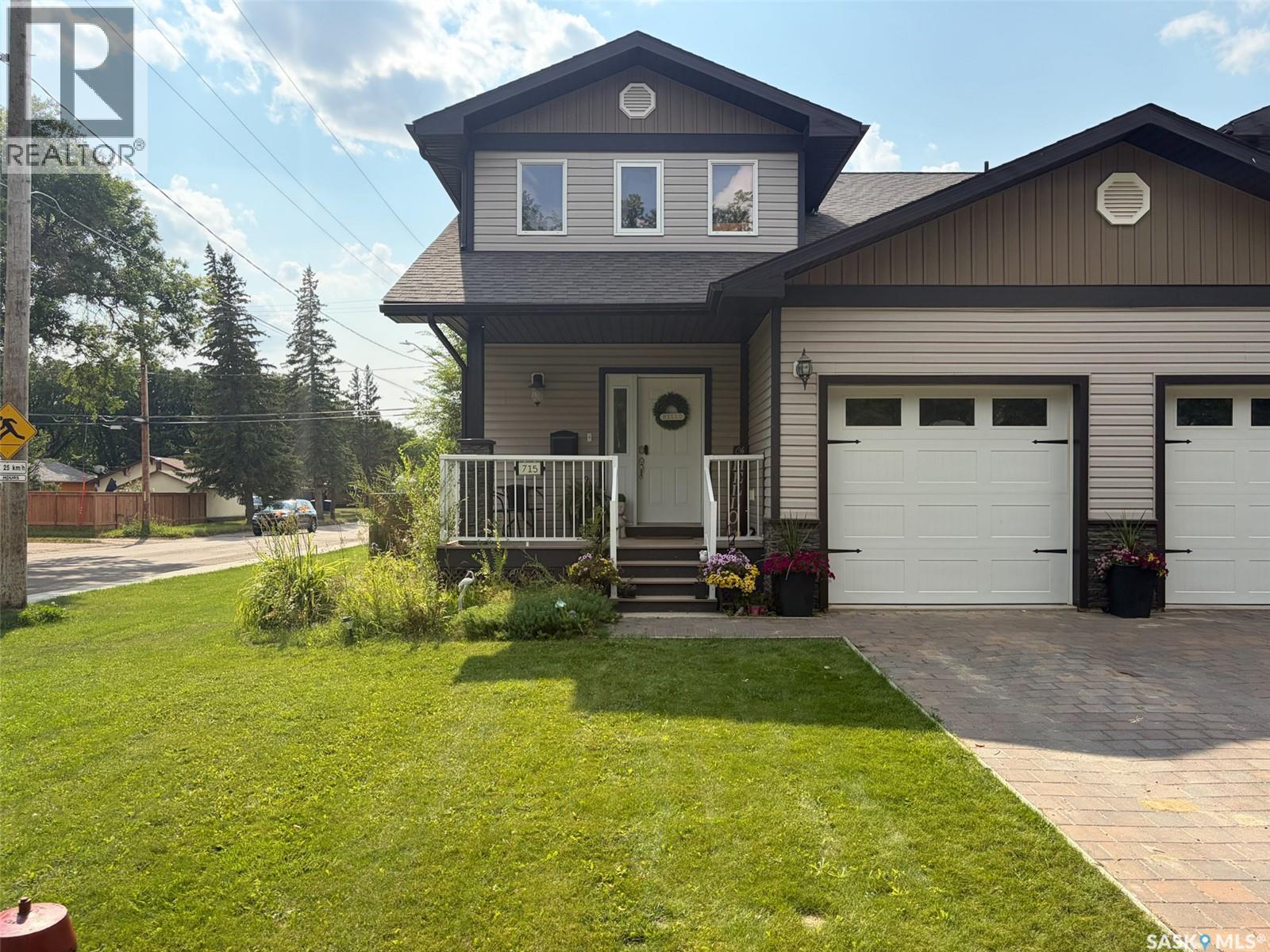 715 Centre Street Property Photo 3