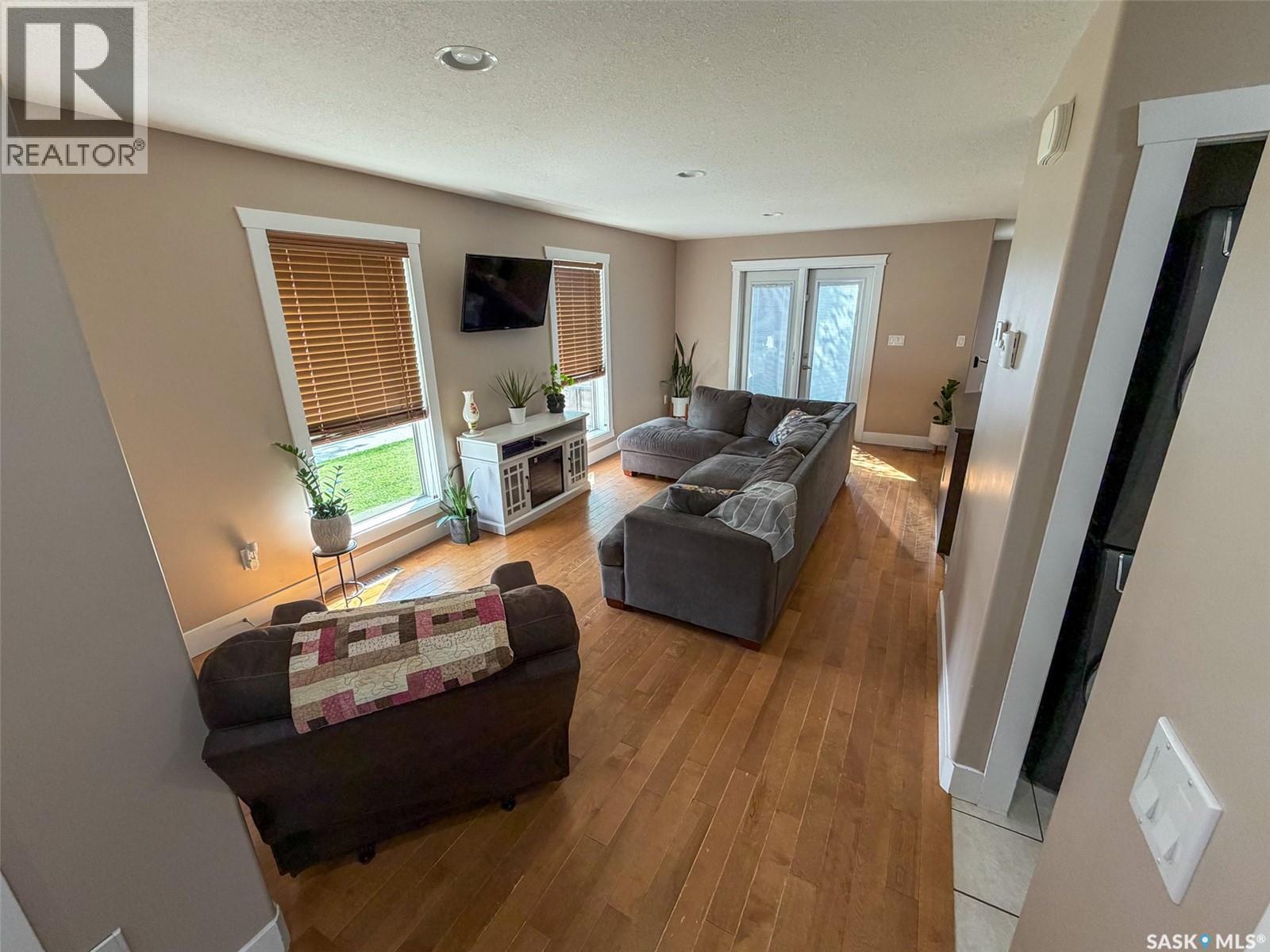 715 Centre Street Property Photo 8