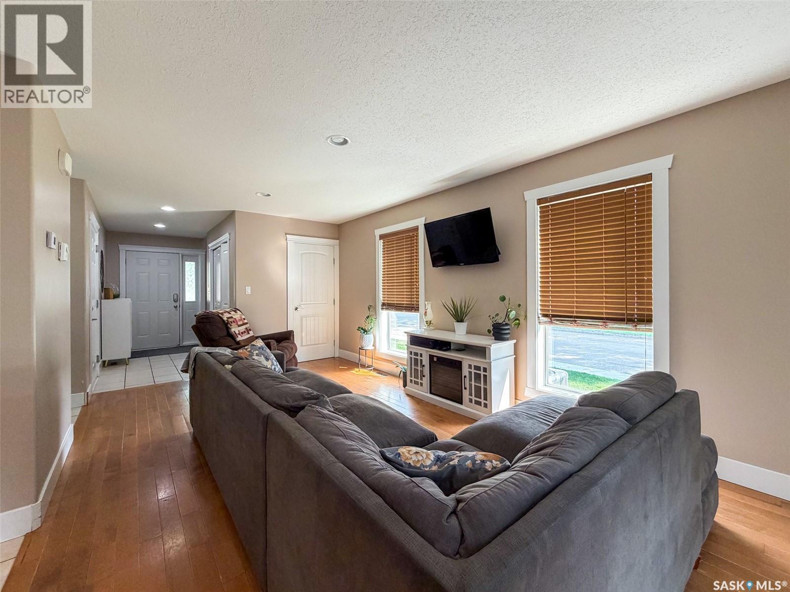 715 Centre Street Property Photo 11