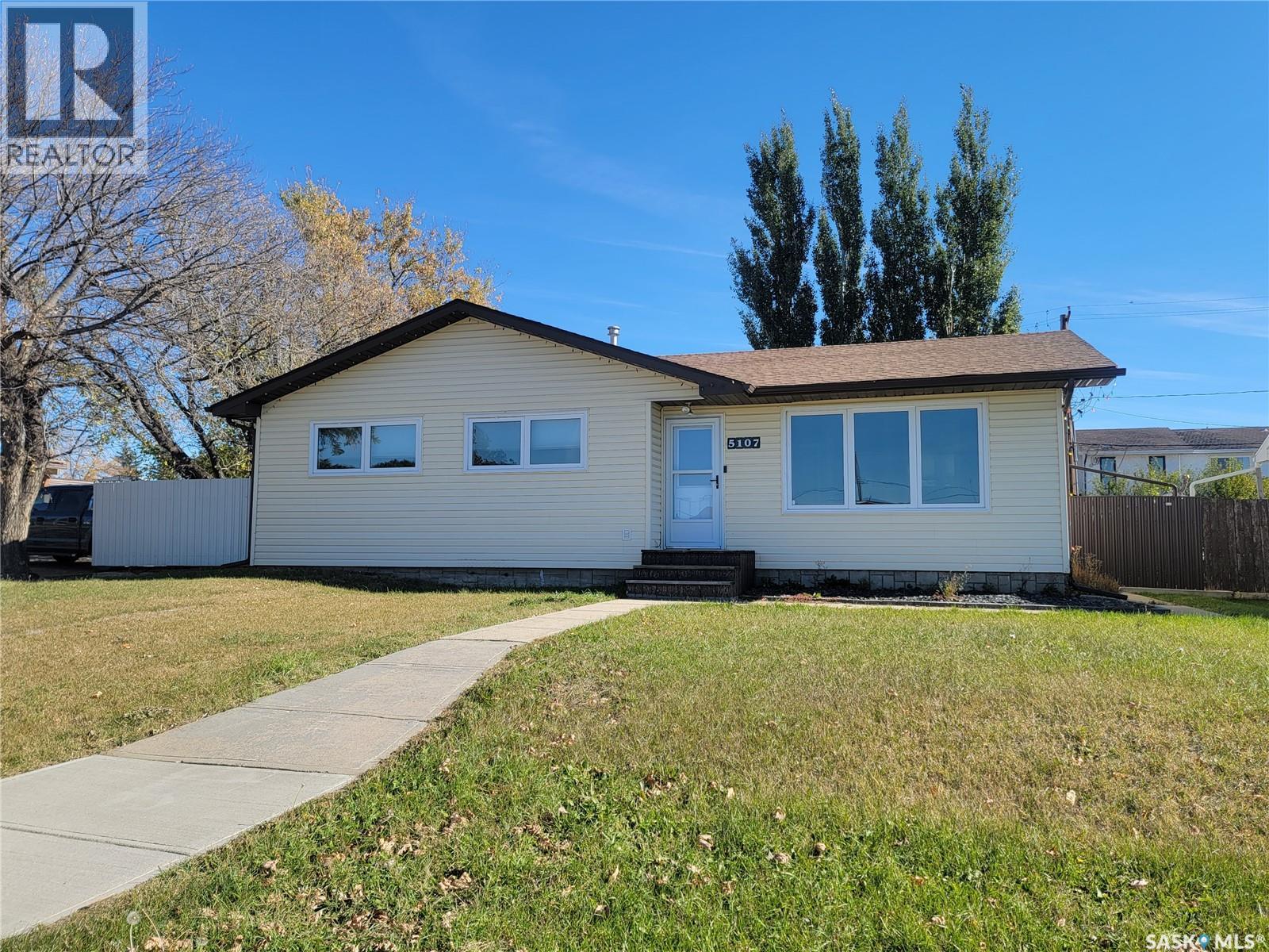 5107 Leader Street Property Photo 1