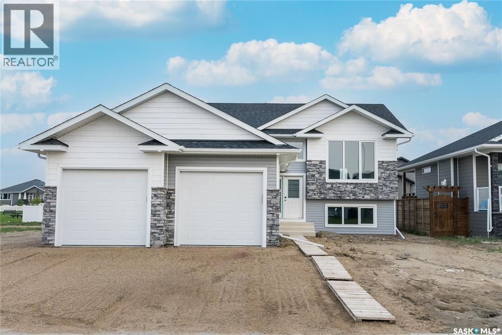 828 Ballesteros CRESCENT Property Photo 1
