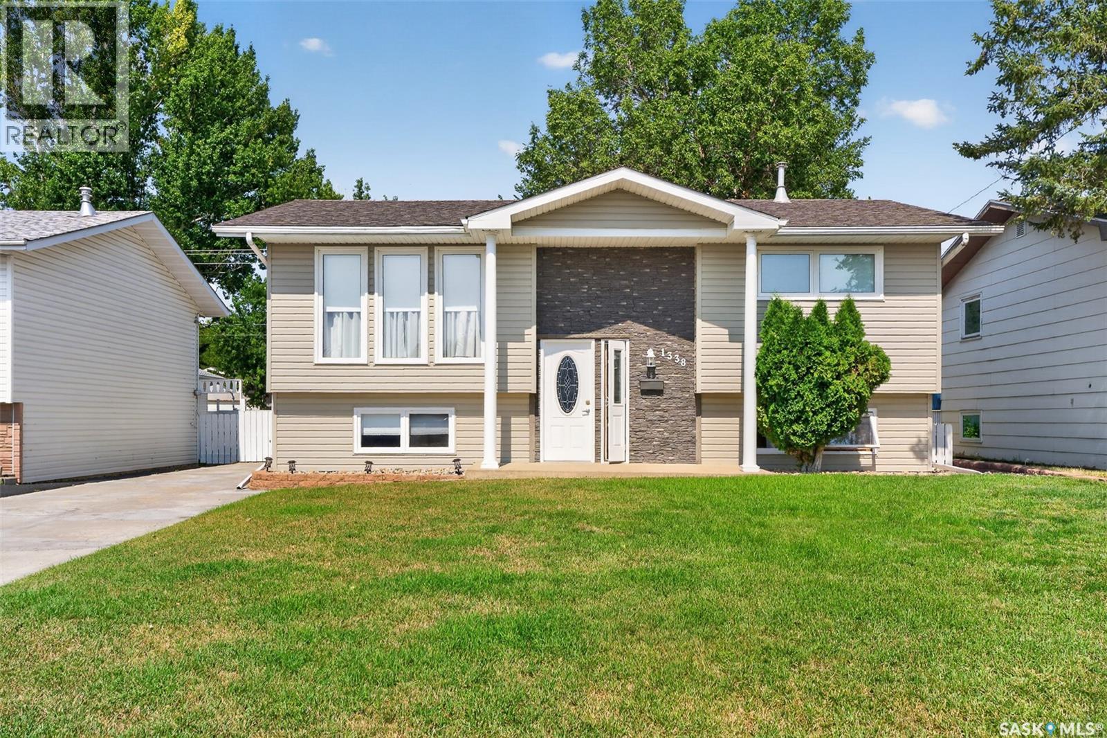 1338 Glendale STREET Property Photo 1