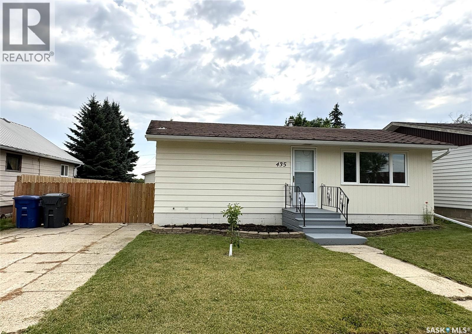 435 2nd Avenue Property Photo 1