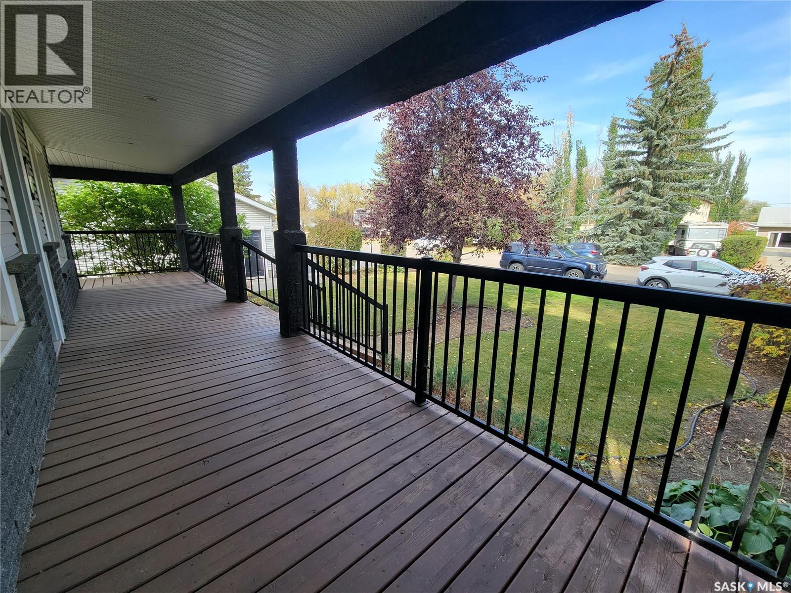 560 4th Avenue E Property Photo 6